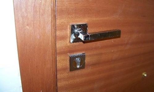 Manillas para las puertas: sutiles detalles